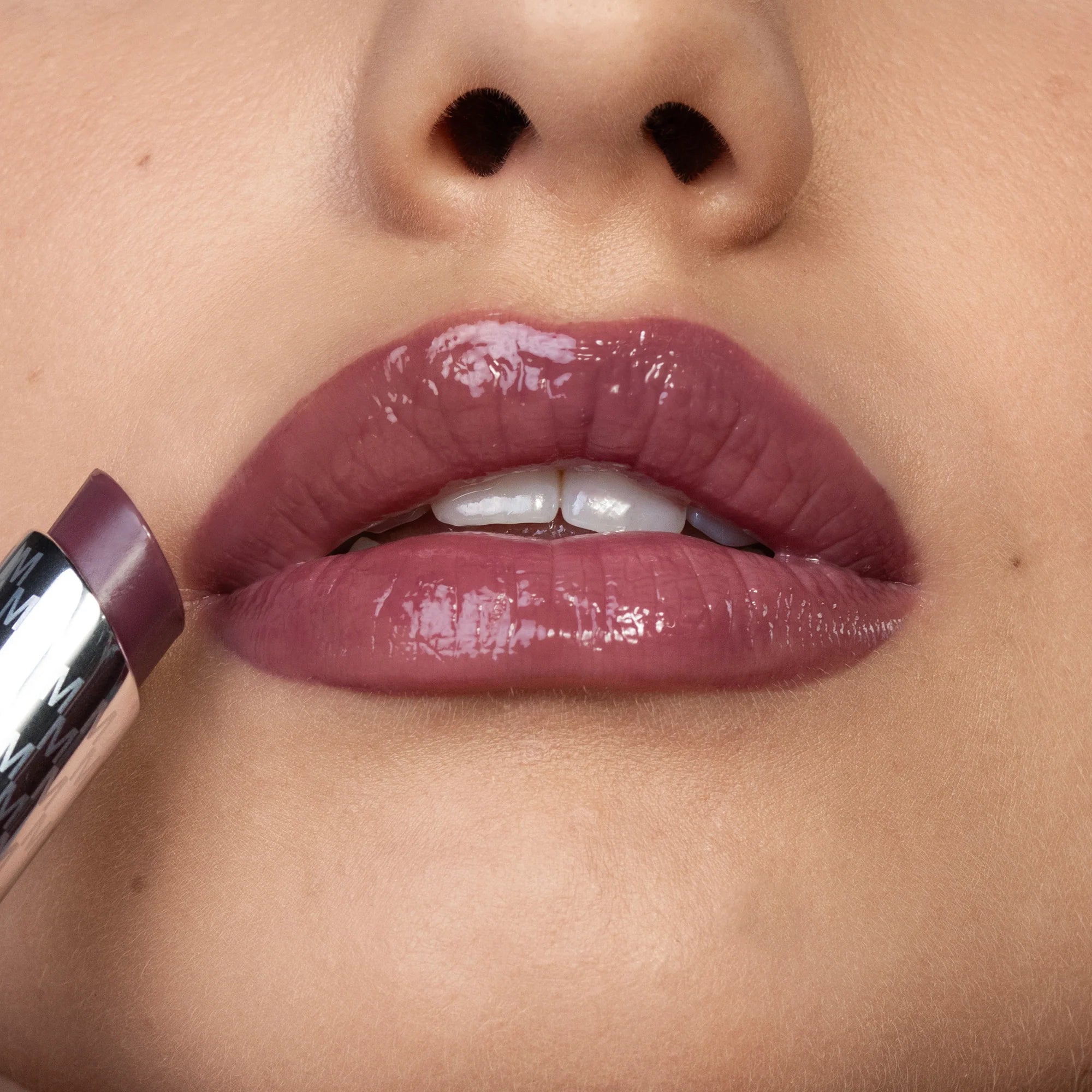 Mesauda putlinantis lūpų balzamas „Hydramorphosis tinted lip balm“