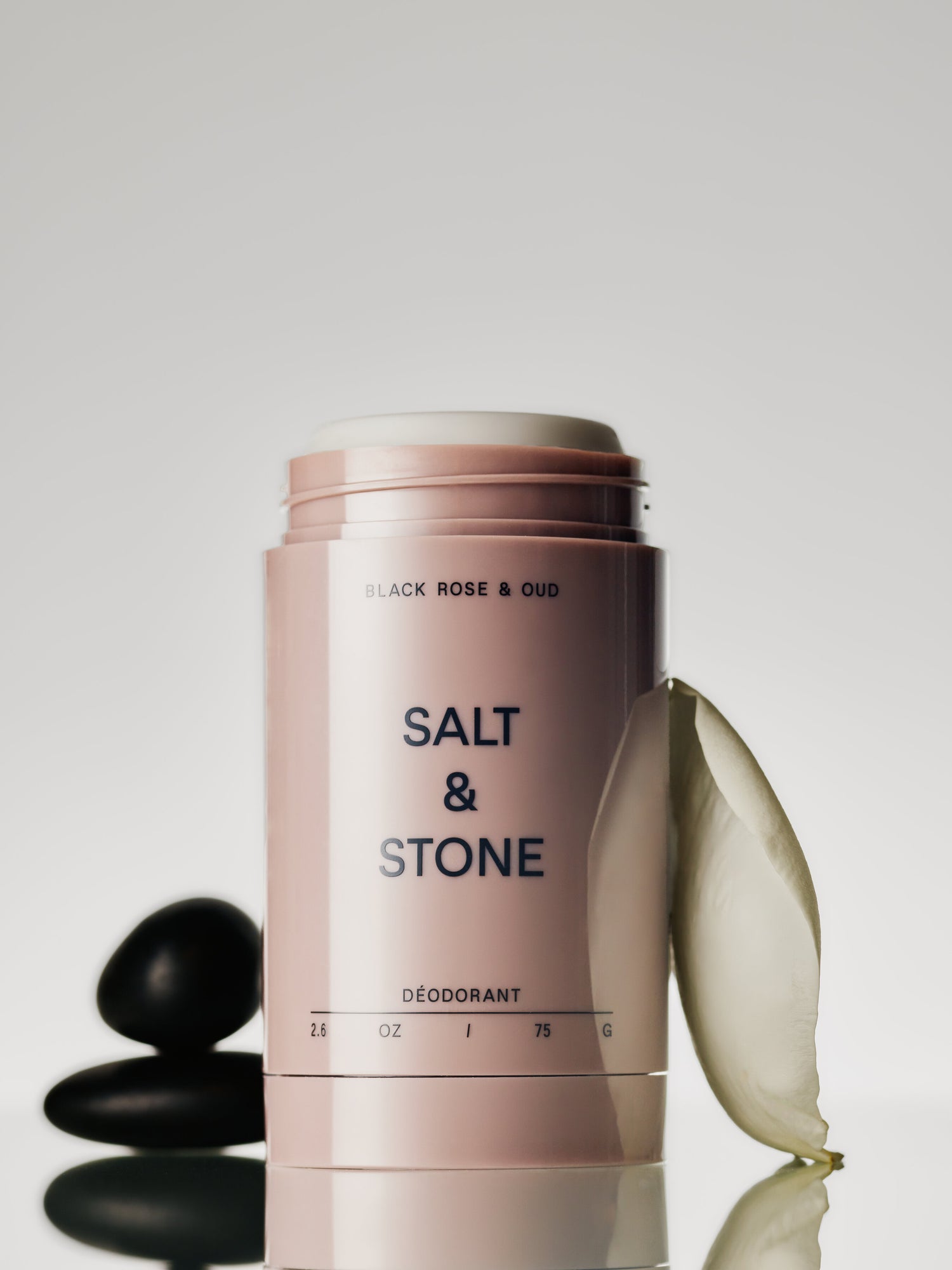 salt stone dezodorantas black rose&oud be aliuminio