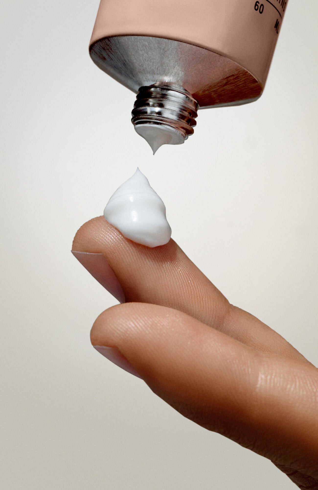 Salt&Stone drėkinantis rankų kremas Saffron&Cedar