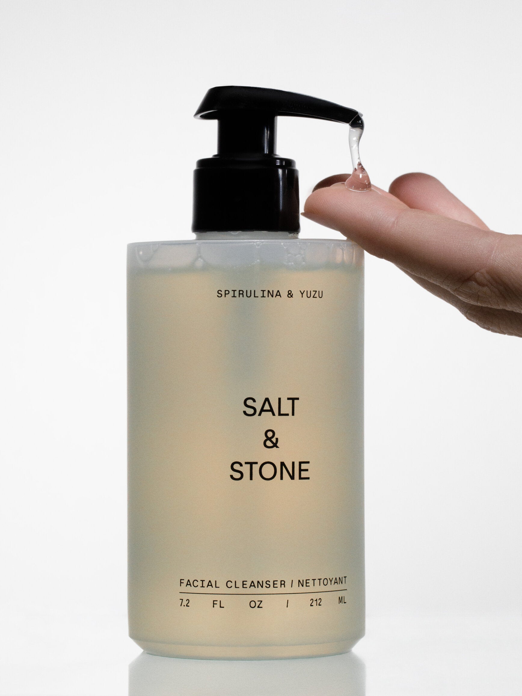 Drėkinantis ir raminantis Salt&Stone veido prausiklis “Spirulina&Yuzu facial cleanser”
