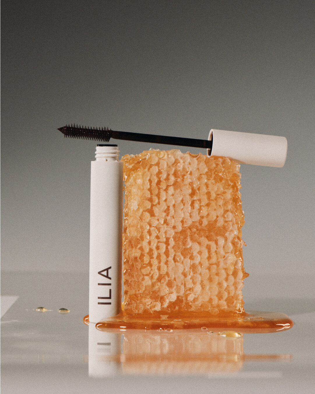 Rinkinys Ilia serumas su atspalviu SPF 30  + Ilia blakstienų tušas