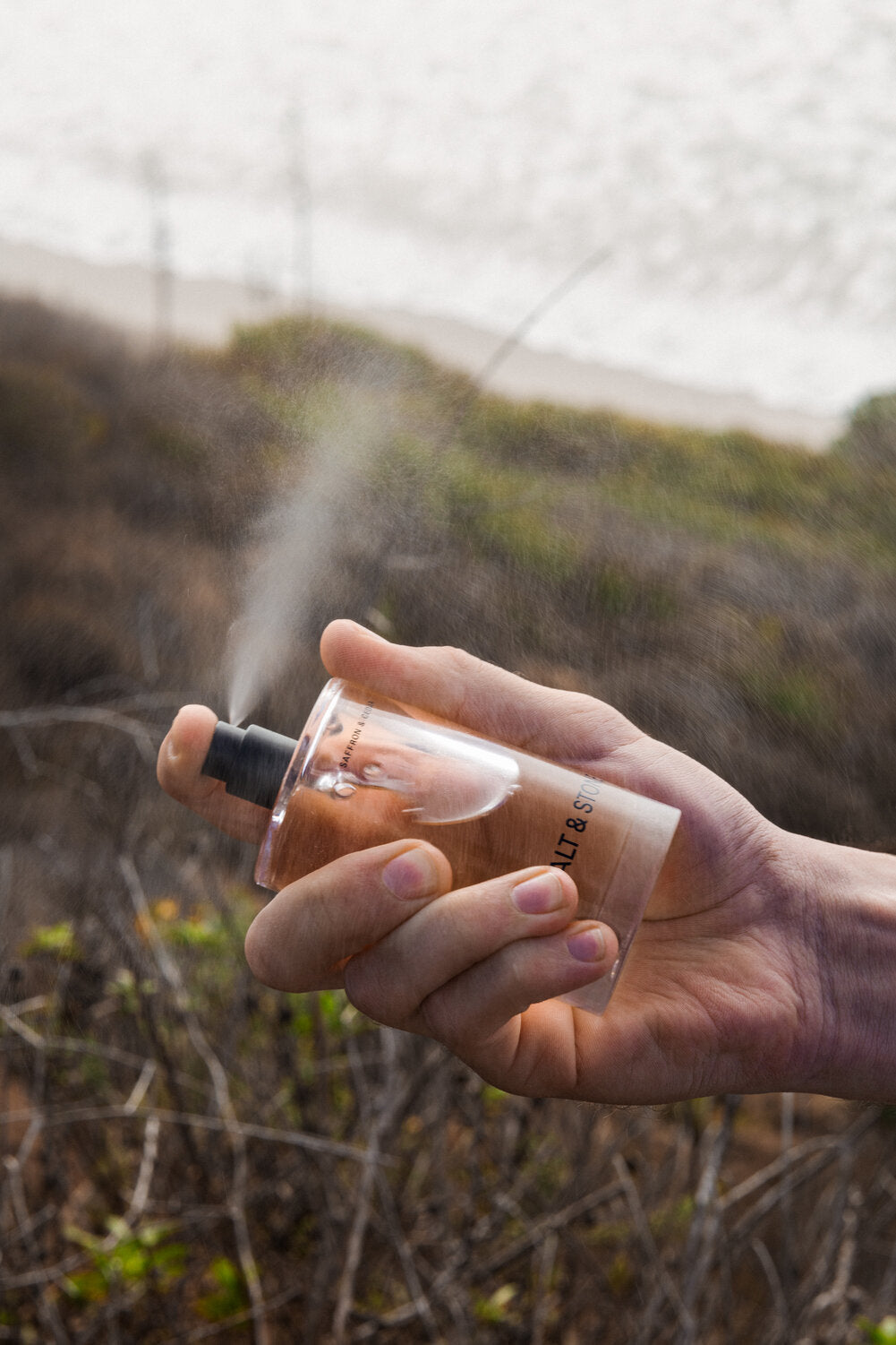 Salt&Stone rinkinys kūnui dezodorantas|dušo gelis|kūno dulksna Saffron&Cedar