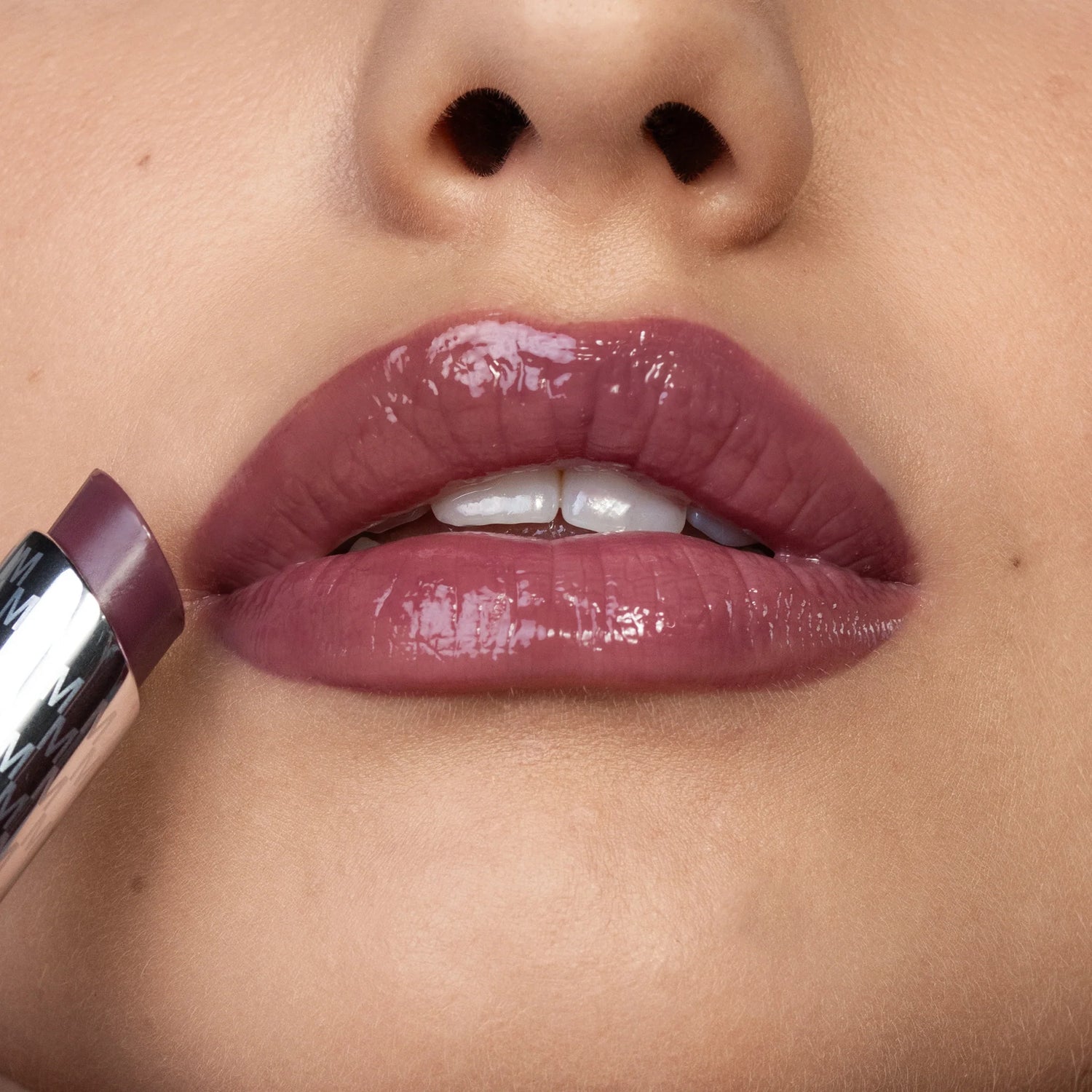 Mesauda putlinantis lūpų balzamas „Hydramorphosis tinted lip balm“