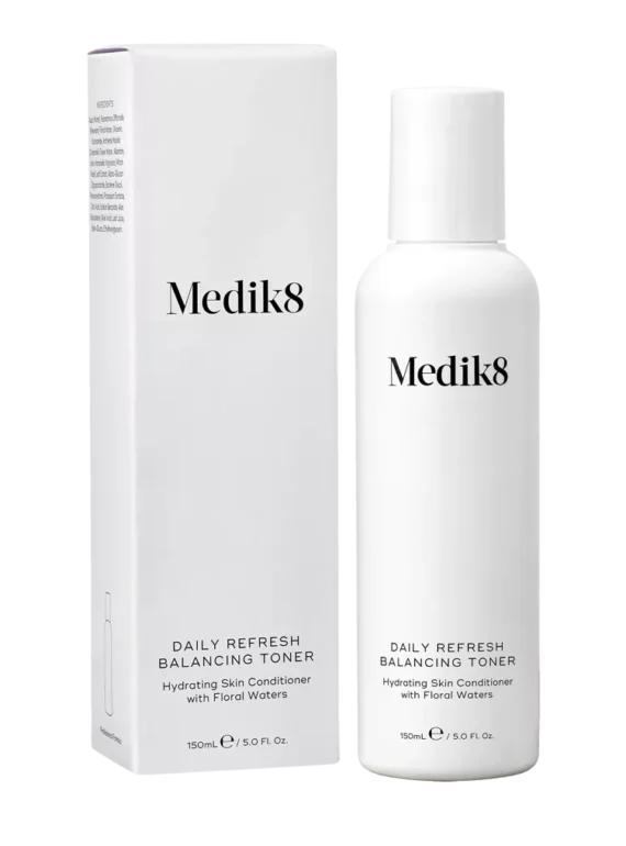 Medik8-poras-valantis-ir-drekinantis-tonikas-su-niacinamidu.webp